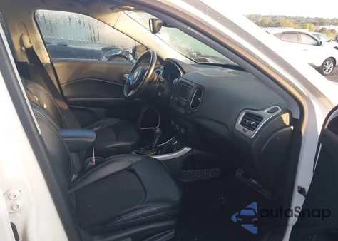 2018 Jeep Compass Latitude Fwd из США, поврежденный, VIN 3C4NJCBB4JT268170